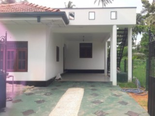 Single Story House For Sale in Wennappuwa
